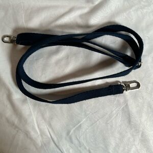 Thirty one Blue Webbed cloth Crossbody strap